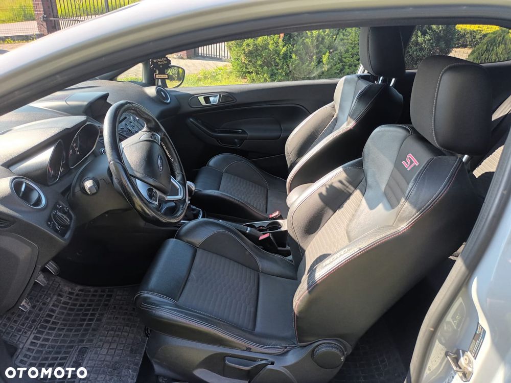 Ford Fiesta ST200 - 9