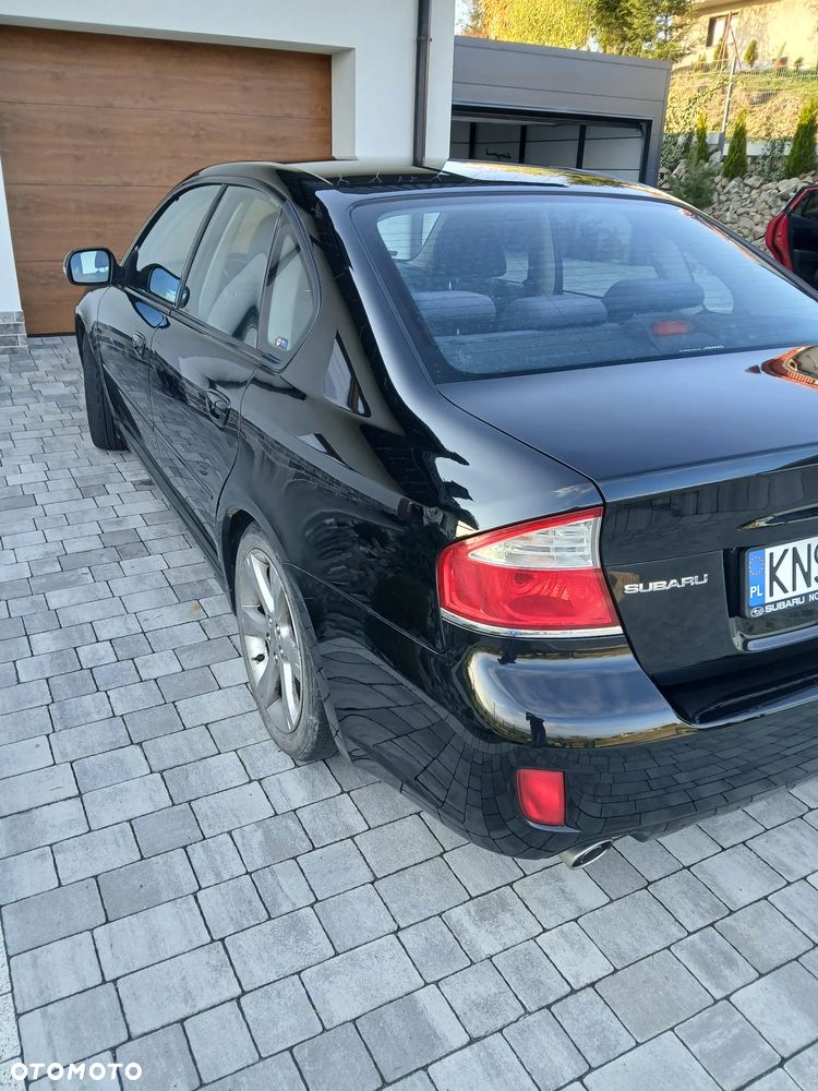 Subaru Legacy - 15