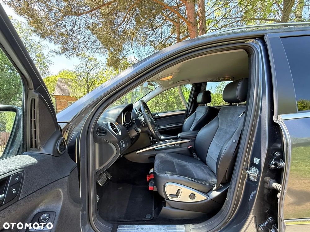 Mercedes-Benz ML - 15