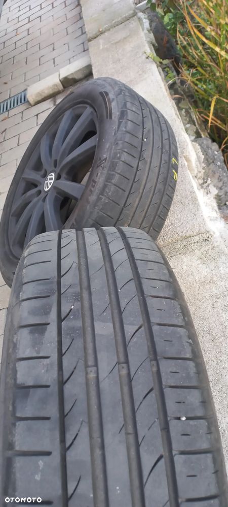 Volkswagen Touran - 22