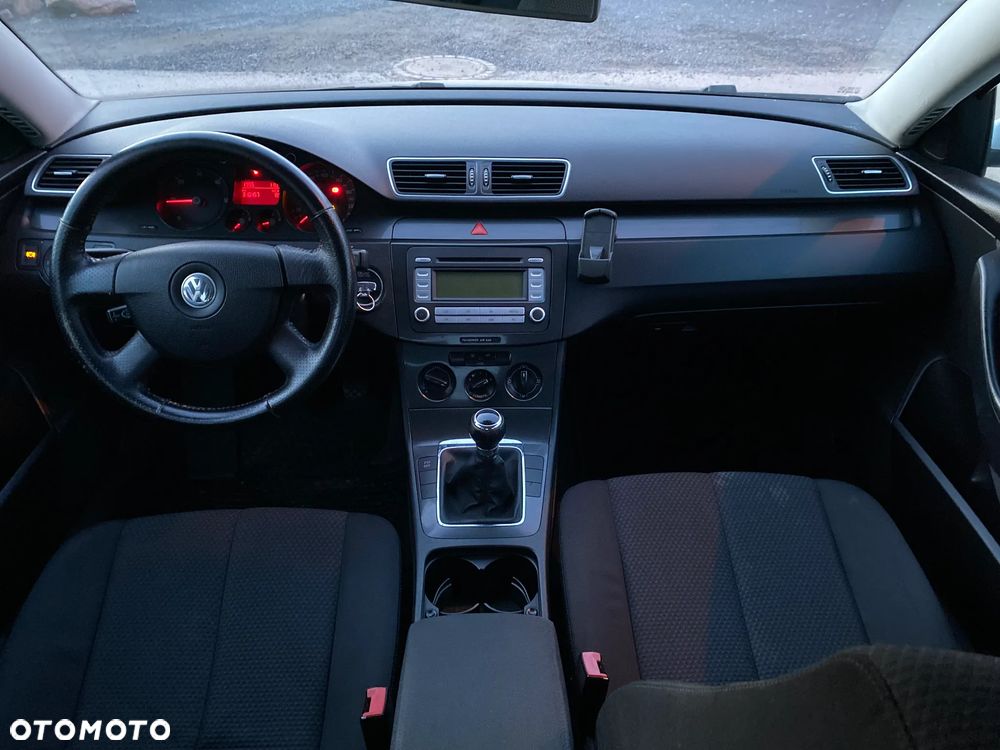 Volkswagen Passat 1.9 TDI Individual - 9
