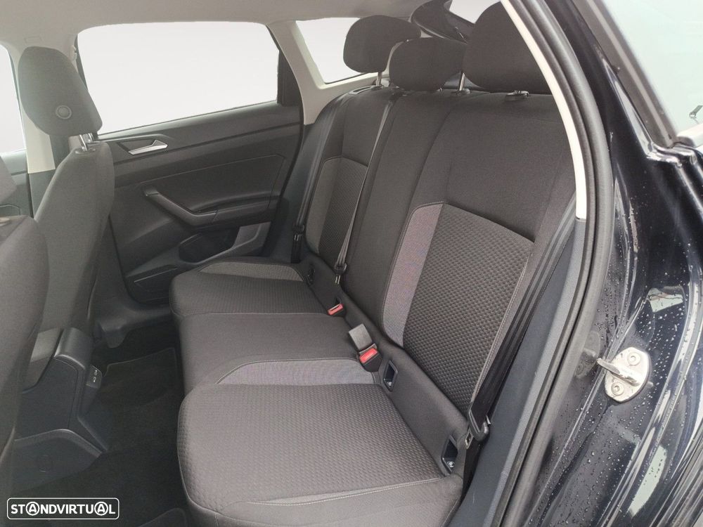 Volkswagen Taigo 1.0 TSI Urban DSG — fotografia 13
