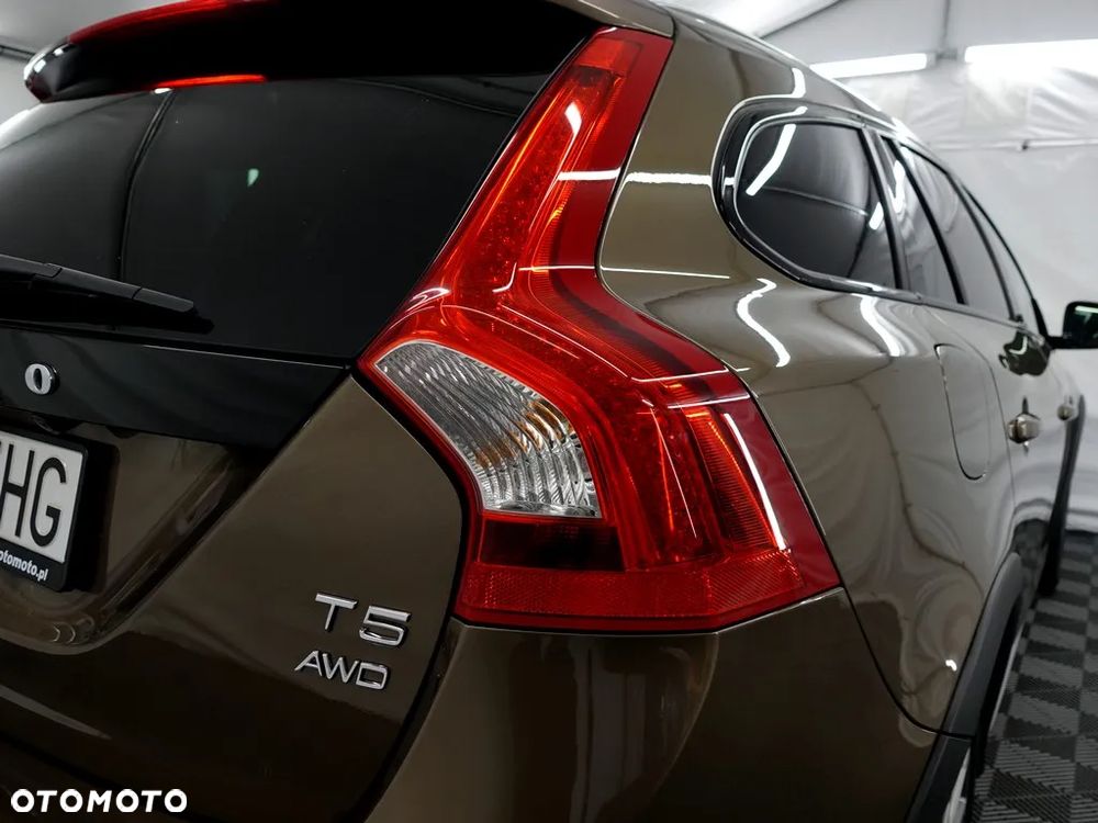 Volvo V60 Cross Country T5 AWD Summum - 31