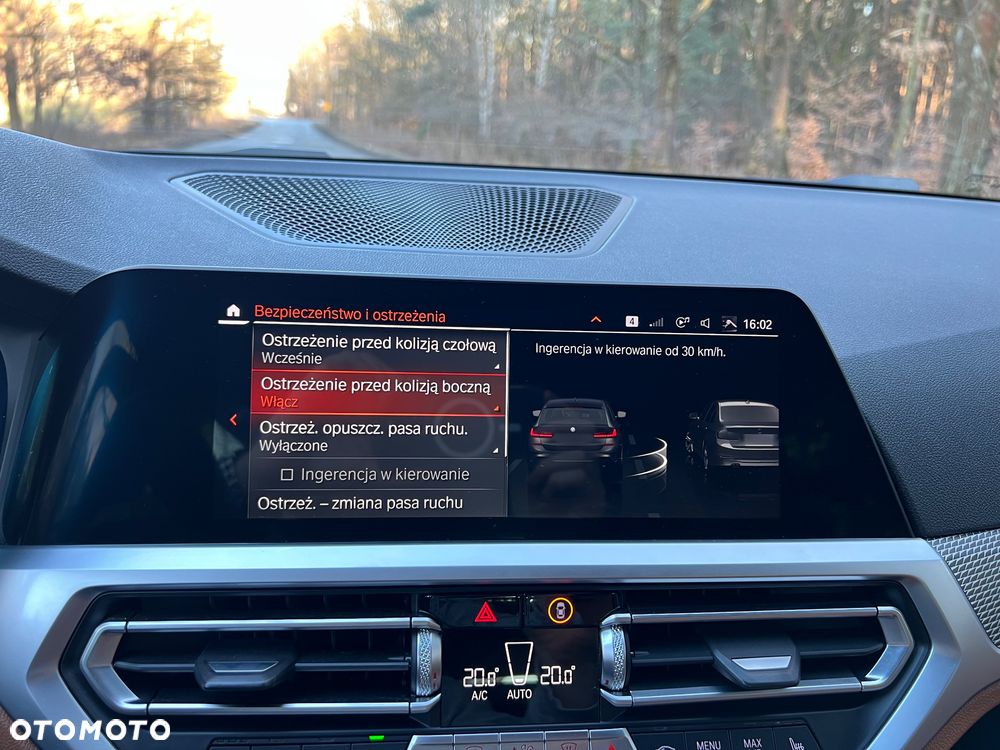 BMW Seria 3 330i xDrive M Sport - 36