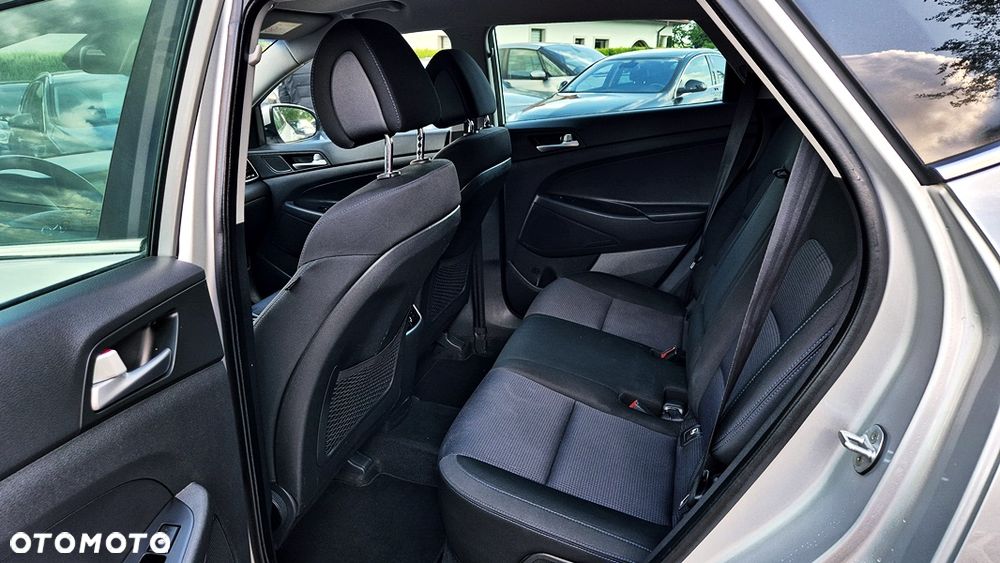 Hyundai Tucson 1.6 GDI BlueDrive GO 2WD - 32