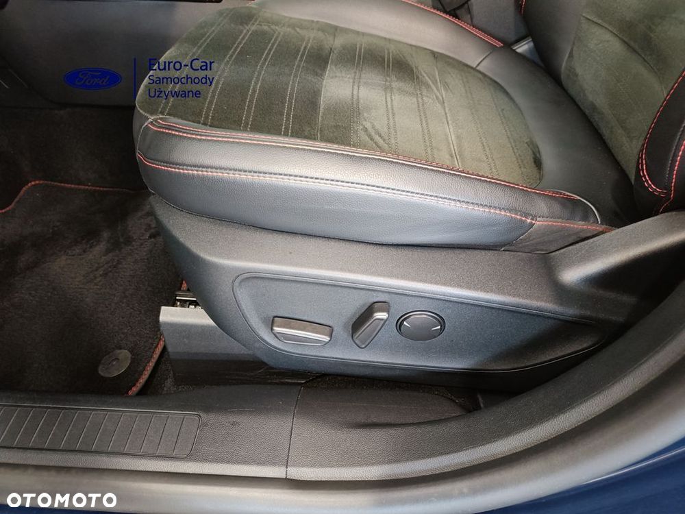 Ford Kuga 2.5P PHEV FWD ST-Line X - 30