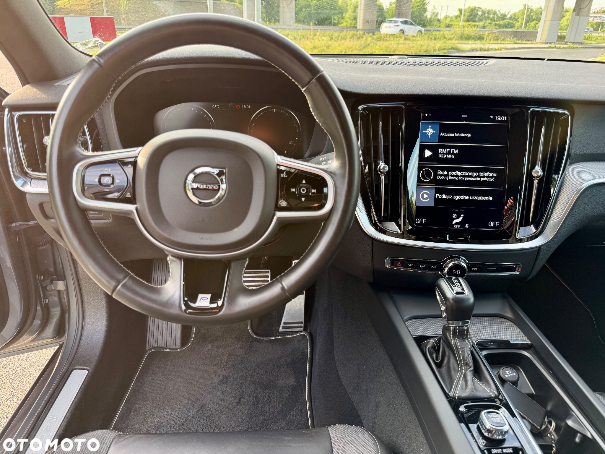 Volvo S60 T5 R-Design - 8