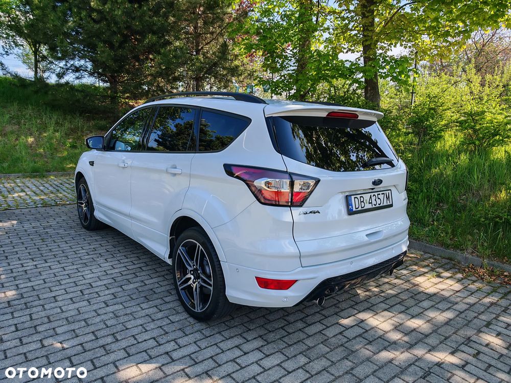 Ford Kuga 1.5 EcoBoost 2x4 ST-Line - 5
