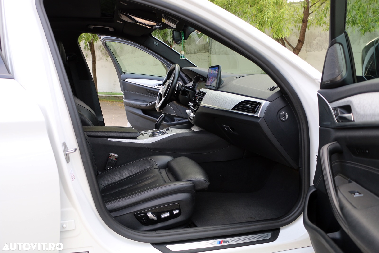 BMW Seria 5 520d xDrive AT MHEV - 10