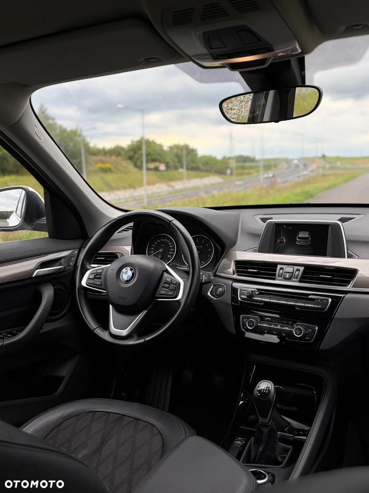 BMW X1 sDrive18i - 28