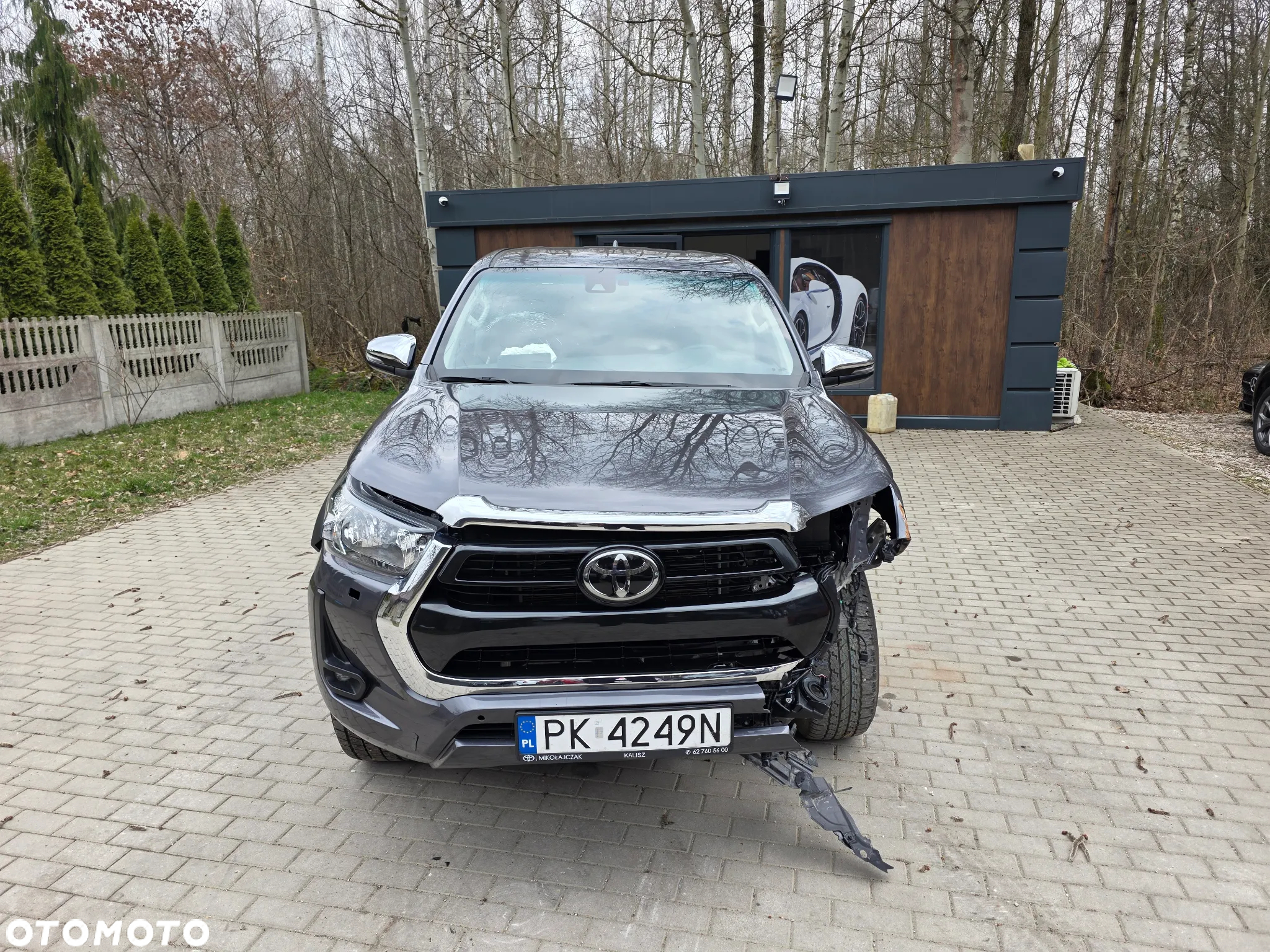Toyota Hilux 2.4 D-4D Double Cab SR 4x4