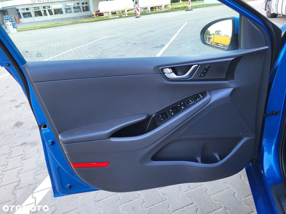 Hyundai IONIQ Hybrid Platinum - 19
