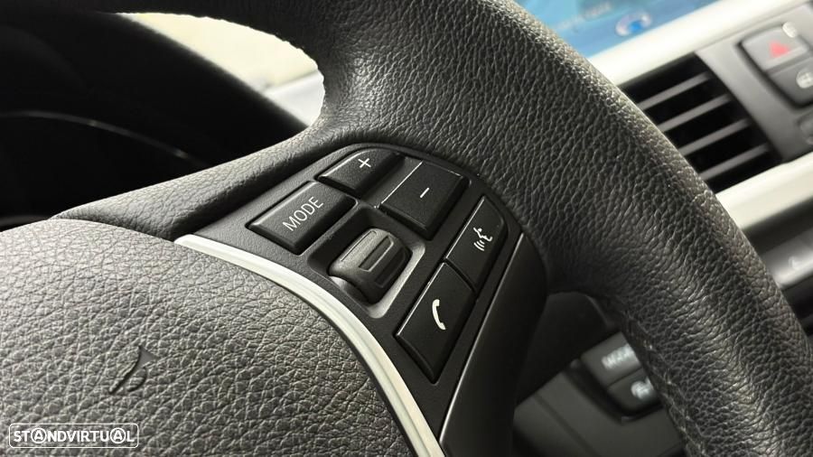 BMW 320 d xDrive Sport Line - 14