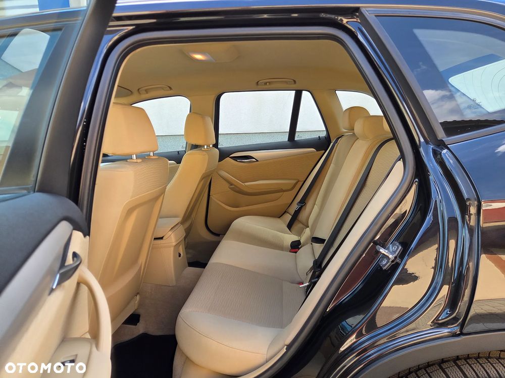 BMW X1 sDrive18i xLine - 8