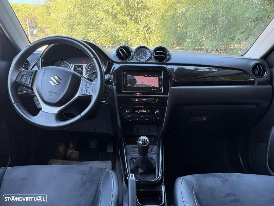 Suzuki Vitara 1.6 VVT GLX - 17