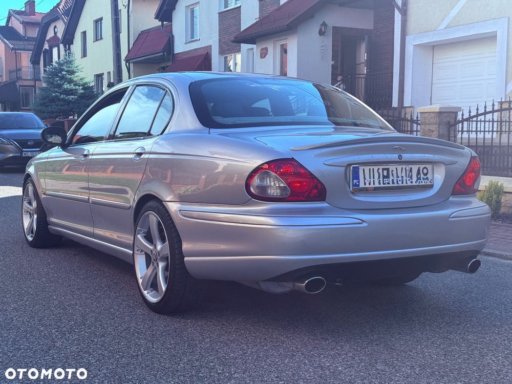 Jaguar X-Type 2.5 V6 4x4 Executive - 4