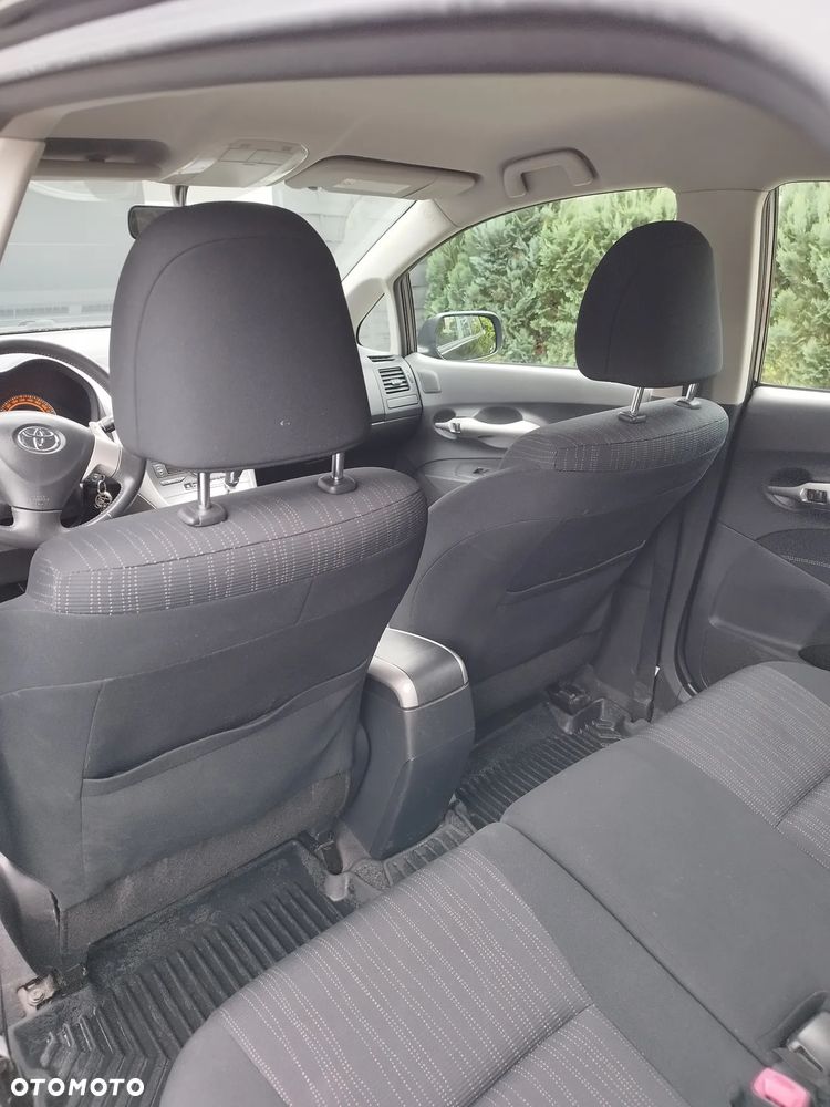 Toyota Auris - 11