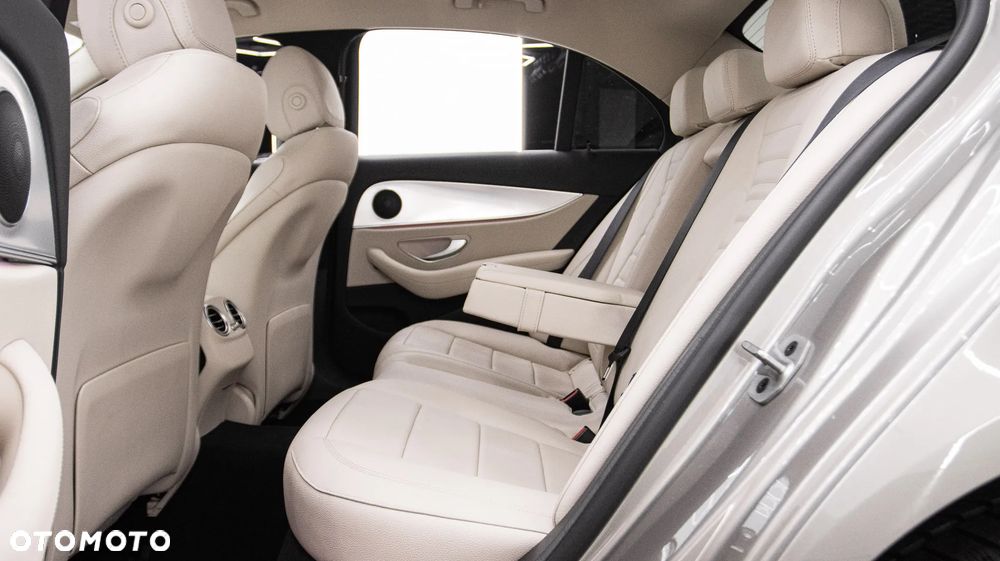 Mercedes-Benz Klasa E 300 de 4-Matic Avantgarde - 20