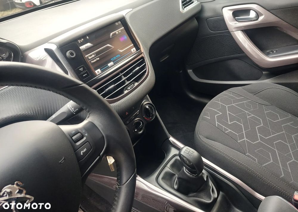 Peugeot 2008 e-HDi FAP 92 STOP & START Active - 11