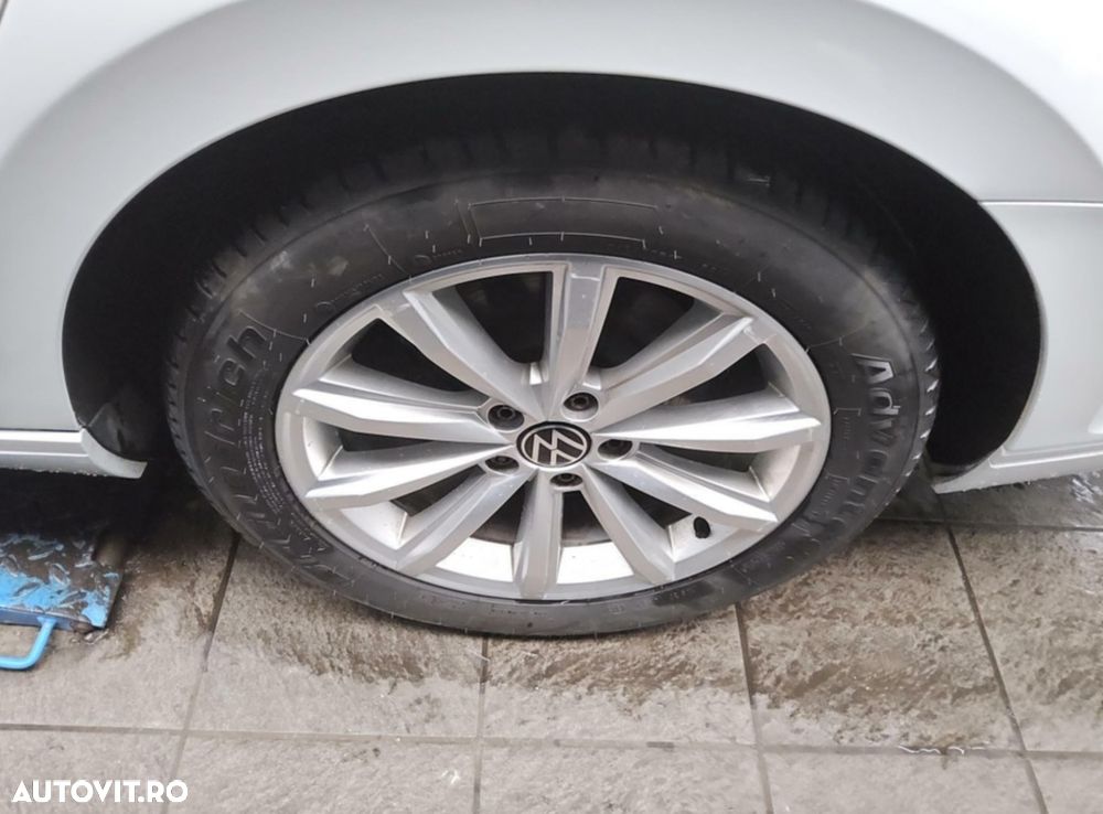 Volkswagen Passat 2.0 TDI SCR DSG Business - 12