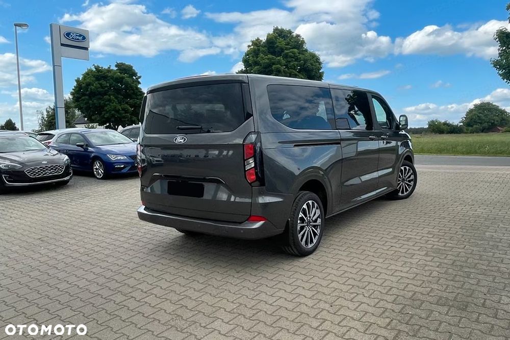 Ford Tourneo Custom - 5