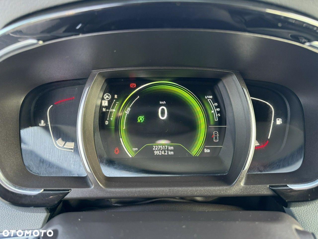 Renault Espace 1.6 TCE Initiale Paris EDC 7os - 24
