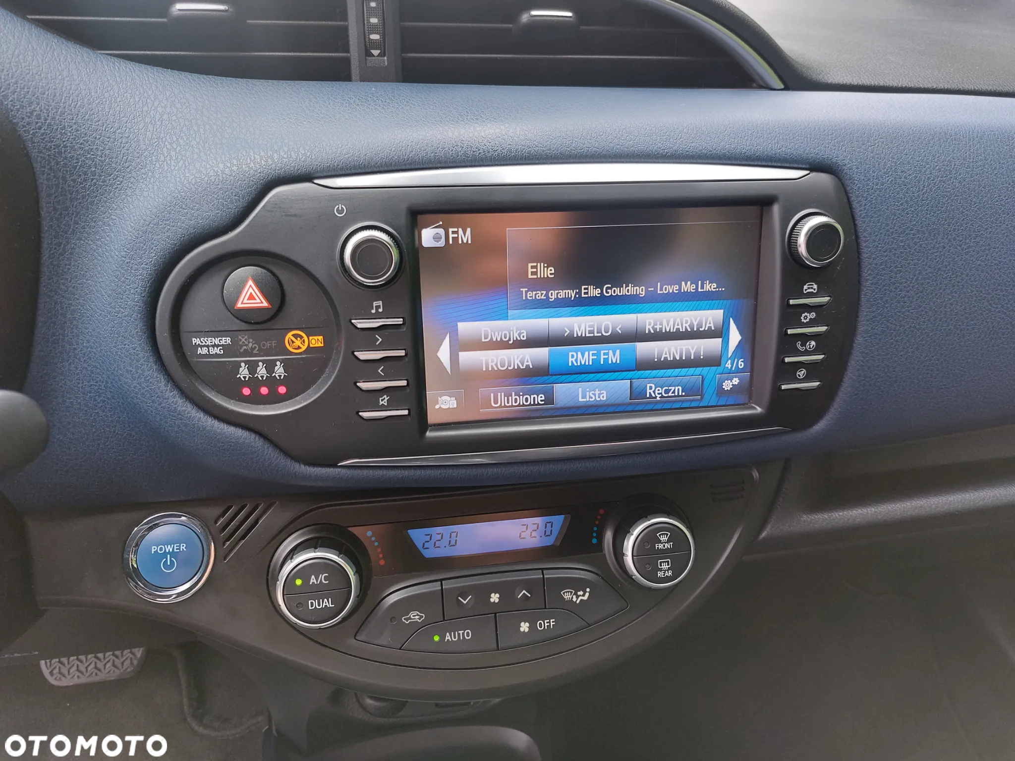 Toyota Yaris Hybrid 100 Selection - 17