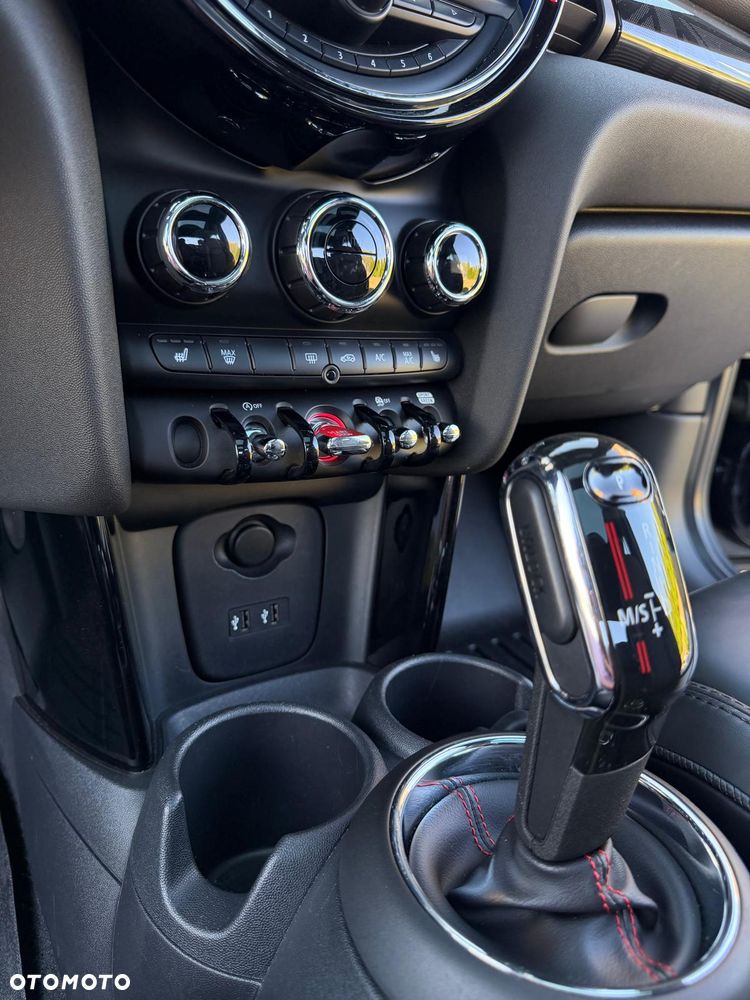 MINI Cooper S Sidewalk Trim - 18