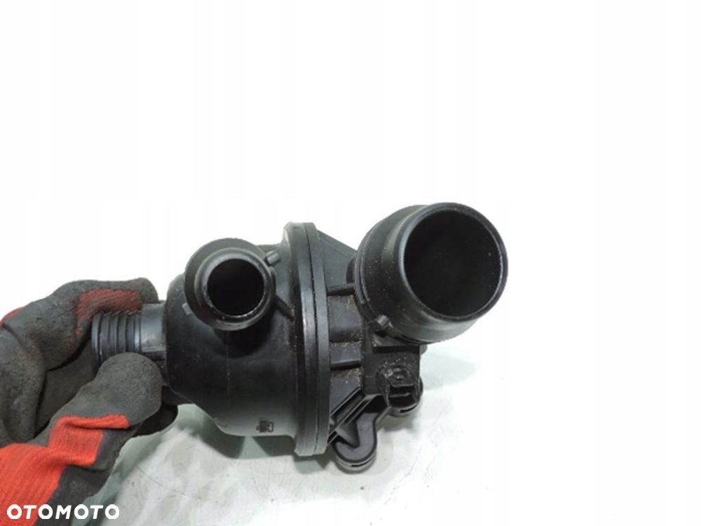 OBUDOWA TERMOSTATU BMW E81 E87 120i - 6