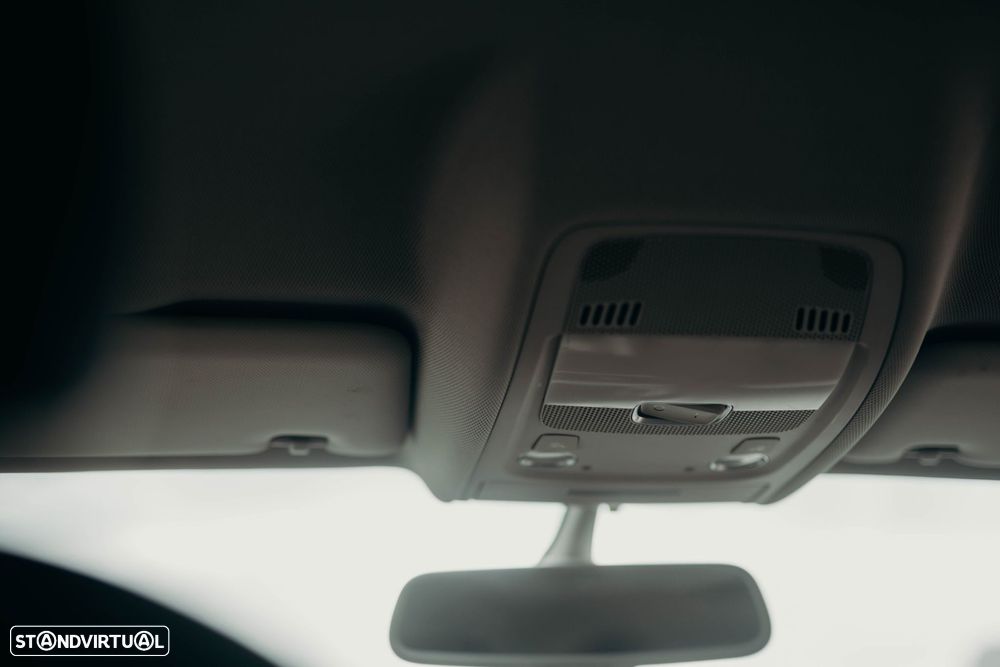 Audi A4 Avant 2.0 TDI Advance - 37