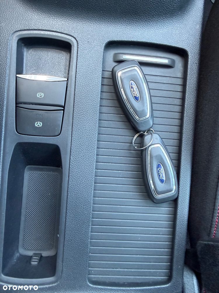 Ford Focus 1.5 EcoBoost STart-Stopp-System ST-LINE - 36