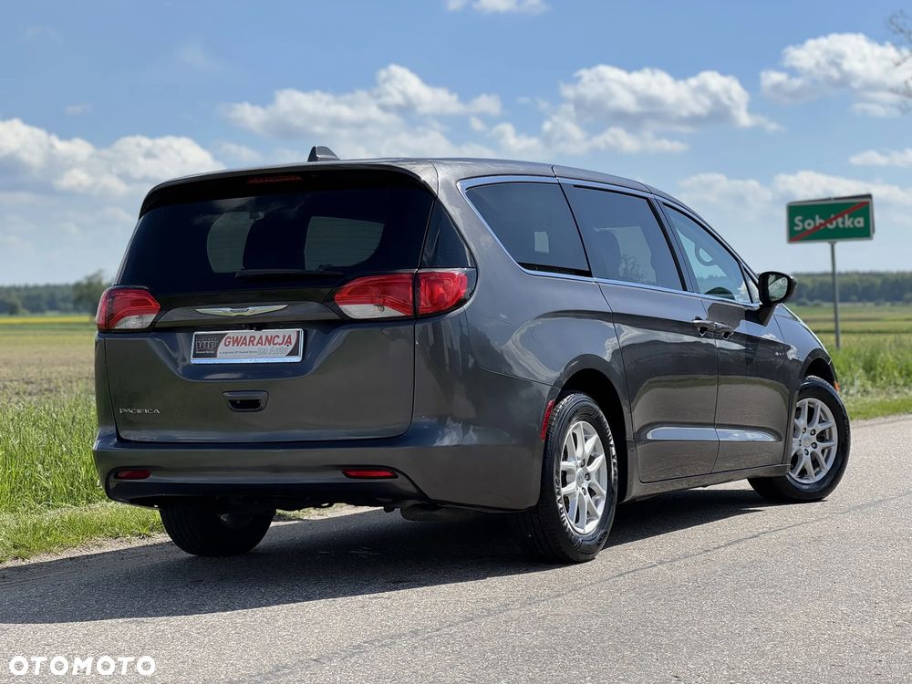 Chrysler Pacifica - 15