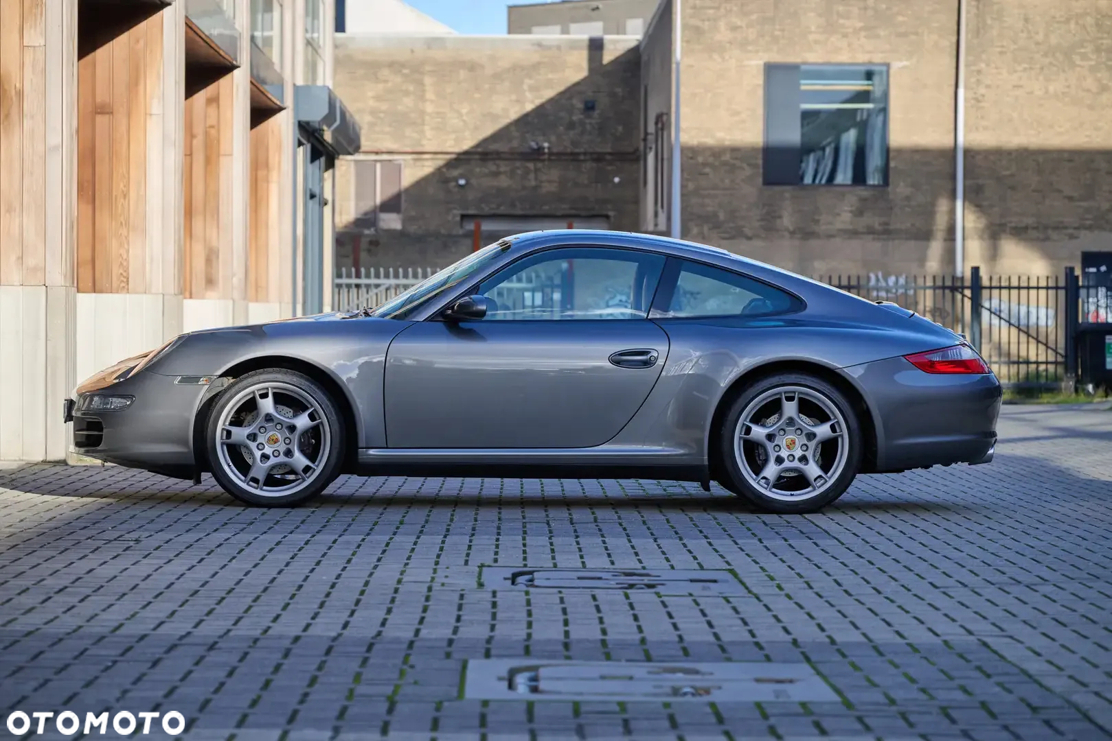 Porsche 911 Carrera 4 - 29
