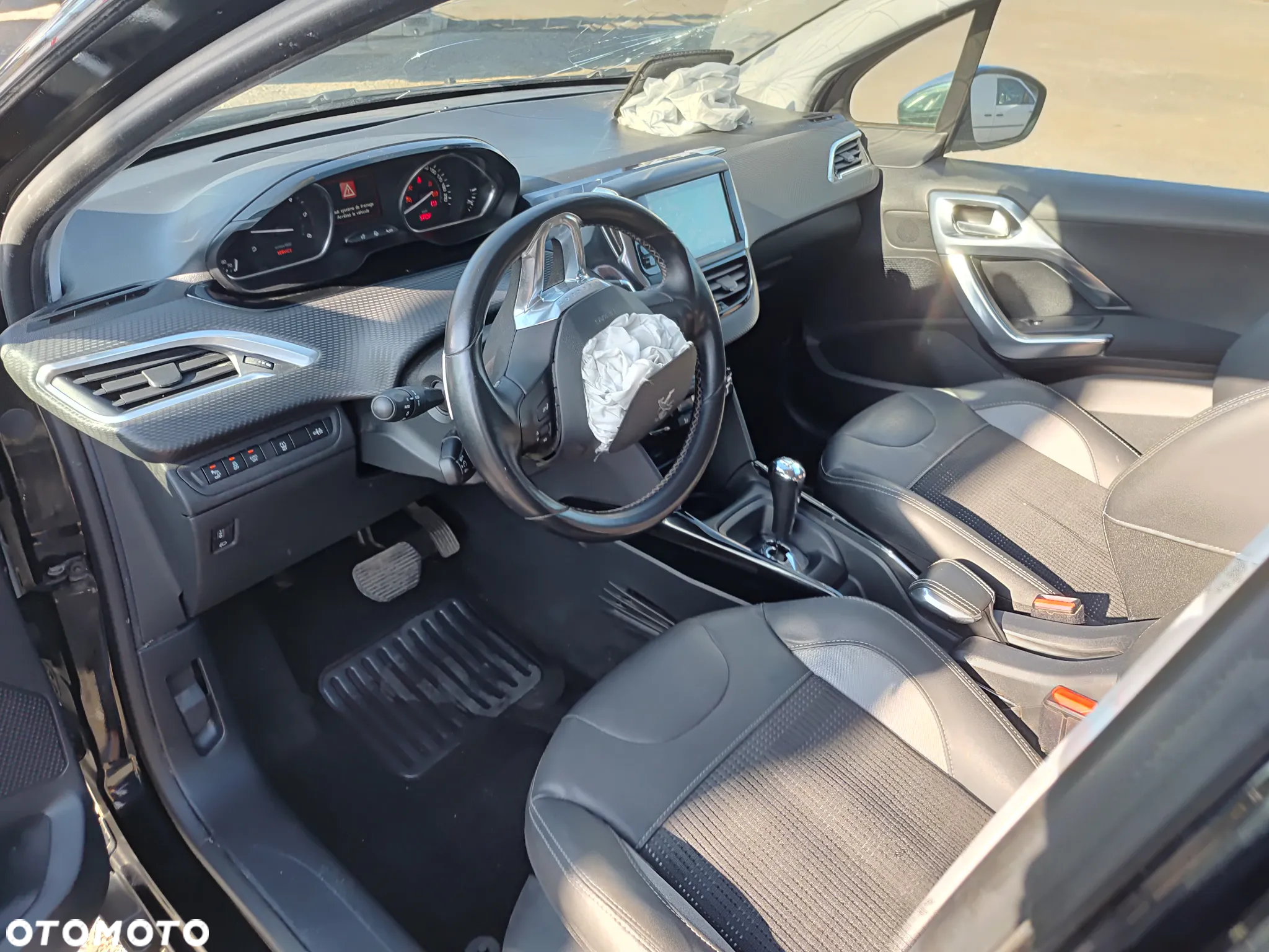 Peugeot 2008 e-HDi FAP 92 EGS6 STOP & START Allure - 26