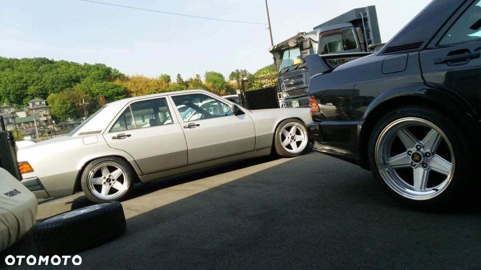 4x Felgi 17 8+9 m.in. do MERCEDES 190 W201 W202 E W124 S W126 W140 SEC SEL SL R129 - FD5938 - 4