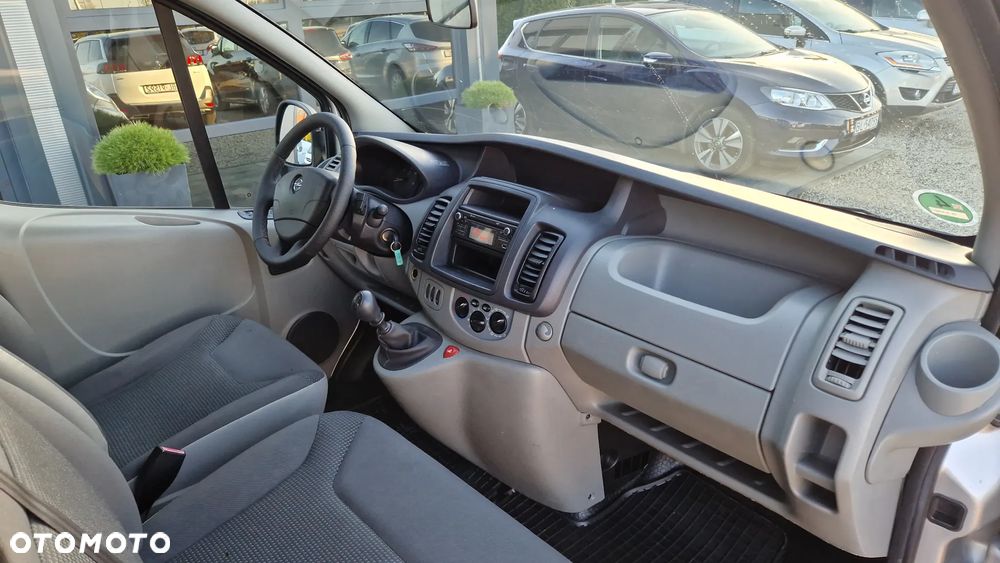 Opel Vivaro - 11