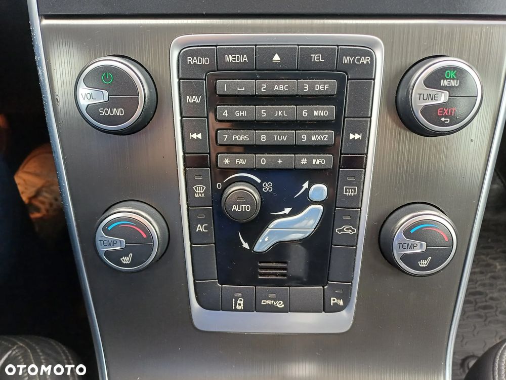 Volvo V60 DRIVe Summum - 19