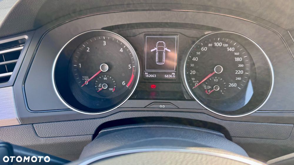 Volkswagen Passat - 9