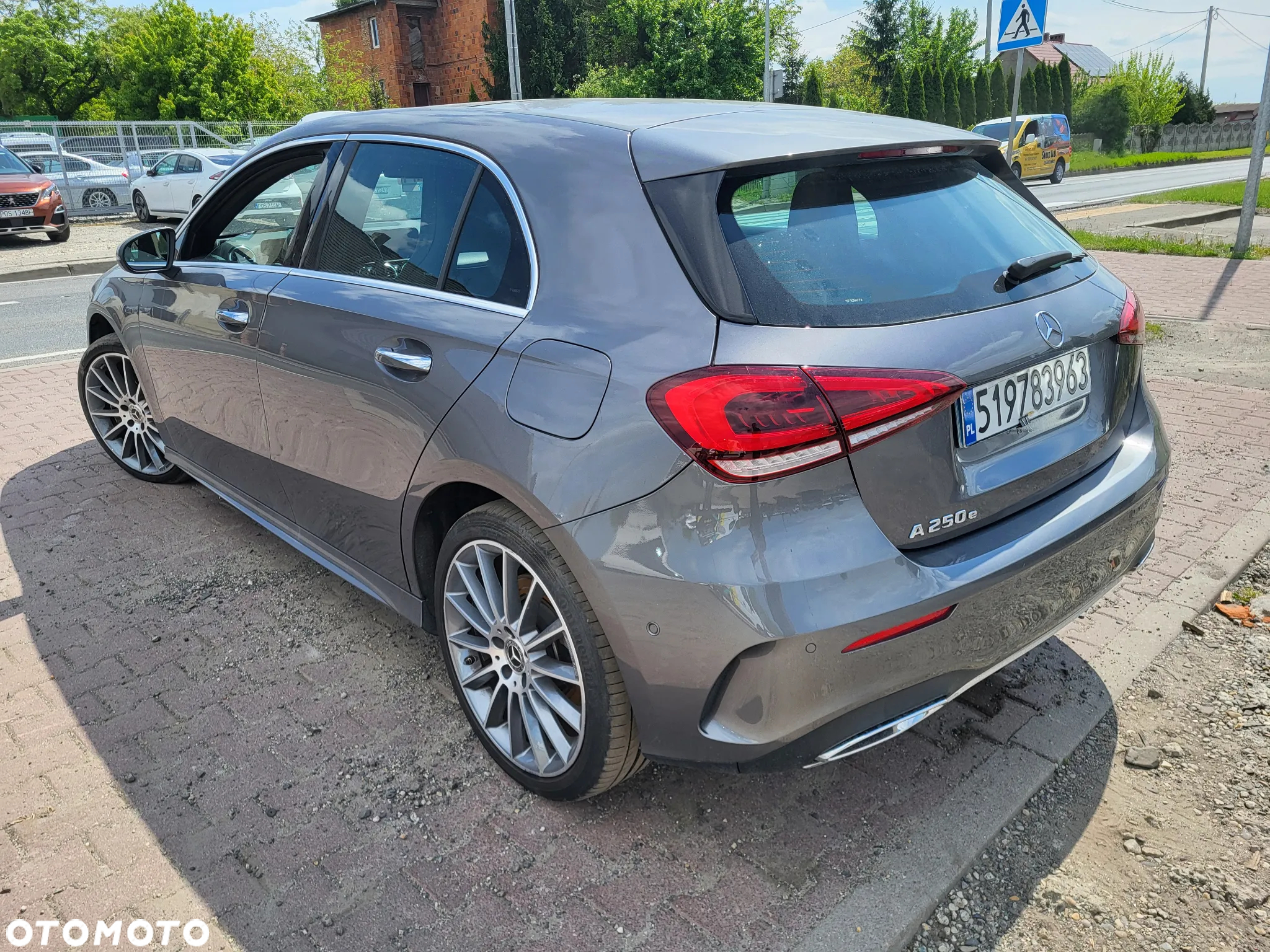 Mercedes-Benz Klasa A 250 e 8G-DCT Advanced AMG Line - 12