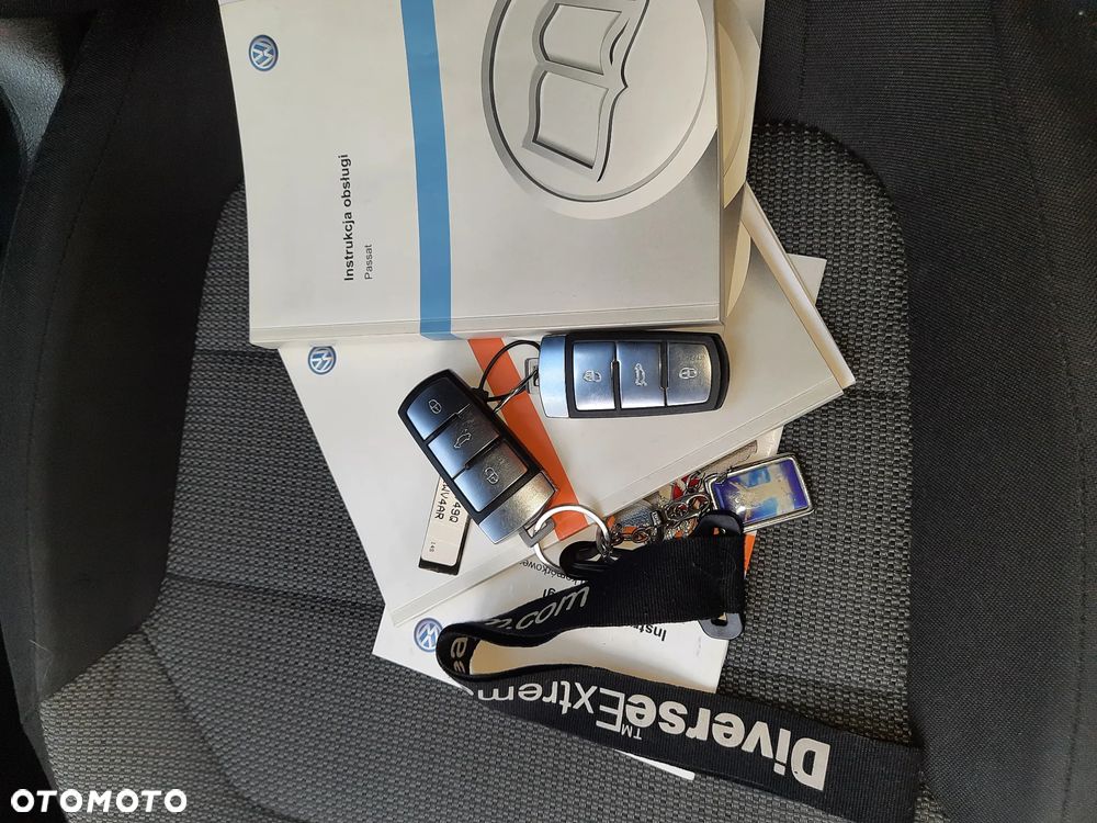 Volkswagen Passat 2.0 TDI DPF Sportline DSG - 14