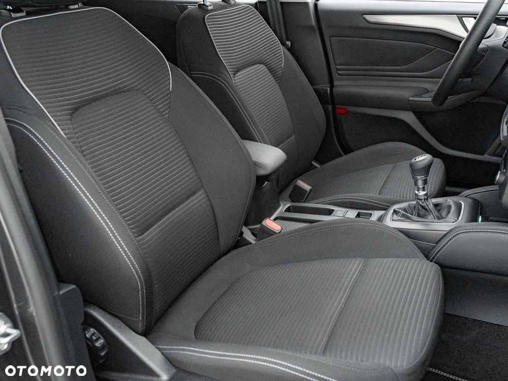 Ford Focus 1.0 EcoBoost Titanium X - 32