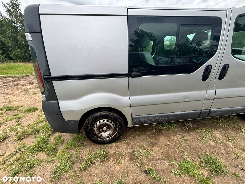 Renault Trafic Passenger - 9