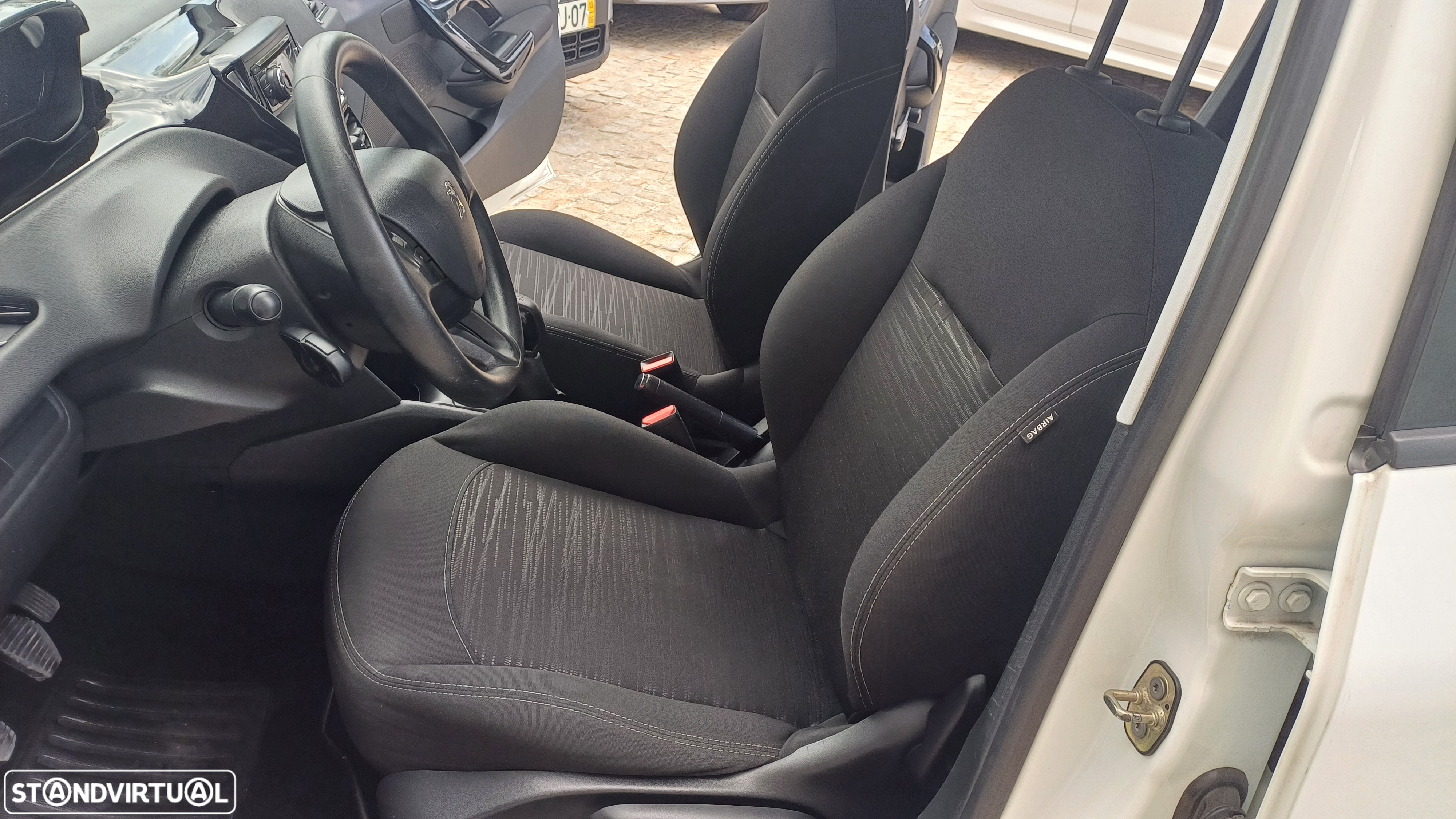 Peugeot 208 1.4 HDi - 15