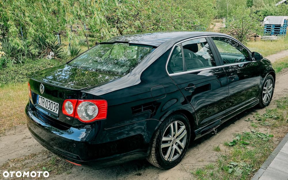 Volkswagen Jetta 1.9 TDI Comfortline - 4