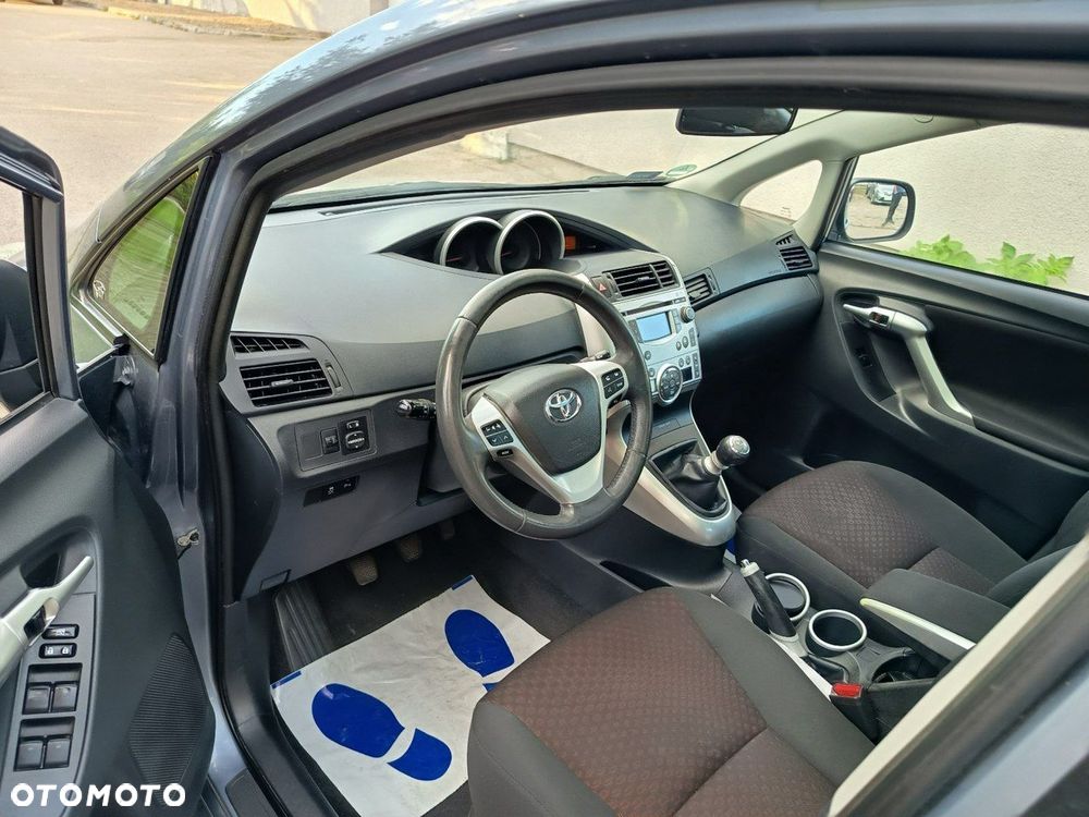 Toyota Verso - 5