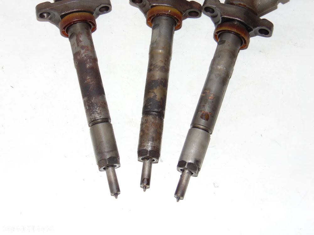 Wtrysk wtryskiwacz paliwa 0445110281 Citroen C3 C4 C5 I Xsara Picasso Berlingo Peugeot 206 207 307 407 Partner diesel 1.6 HDI - 4
