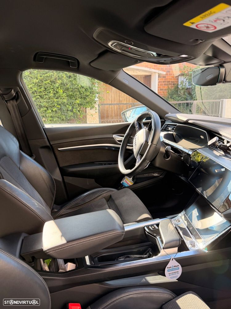 Audi e-tron 55 quattro S line - 12