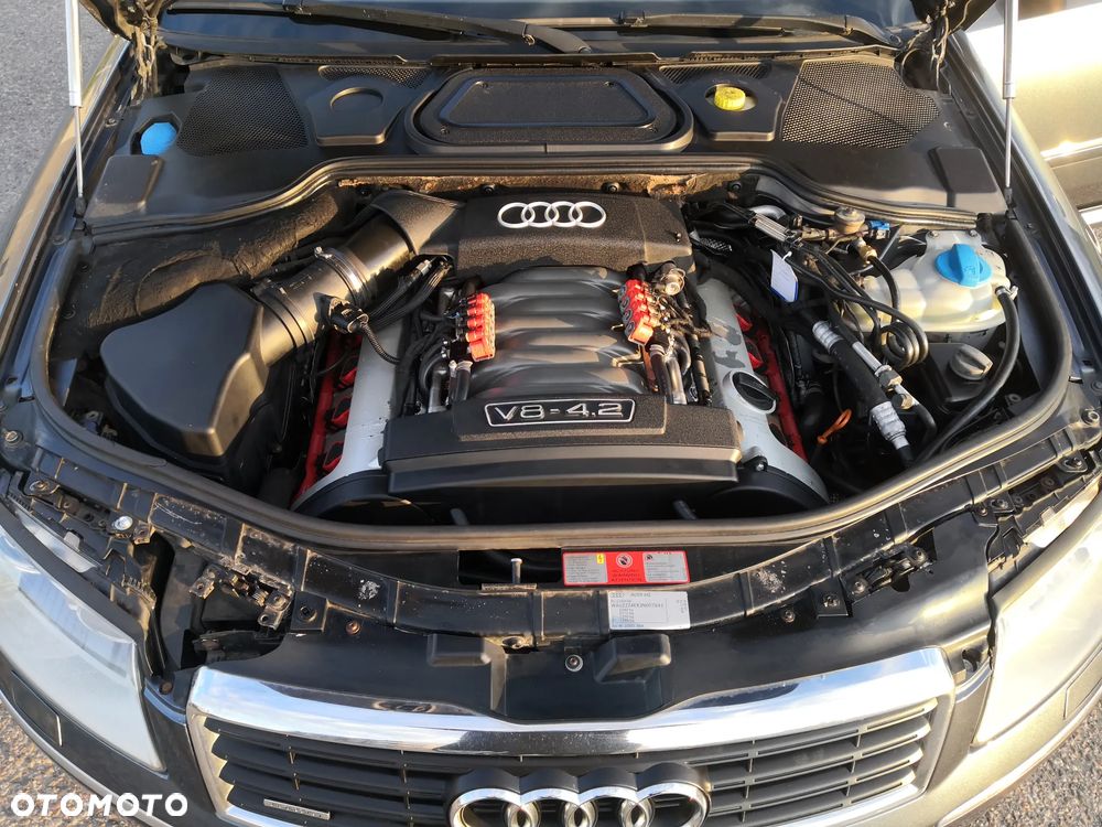 Audi A8 4.2 Quattro - 39