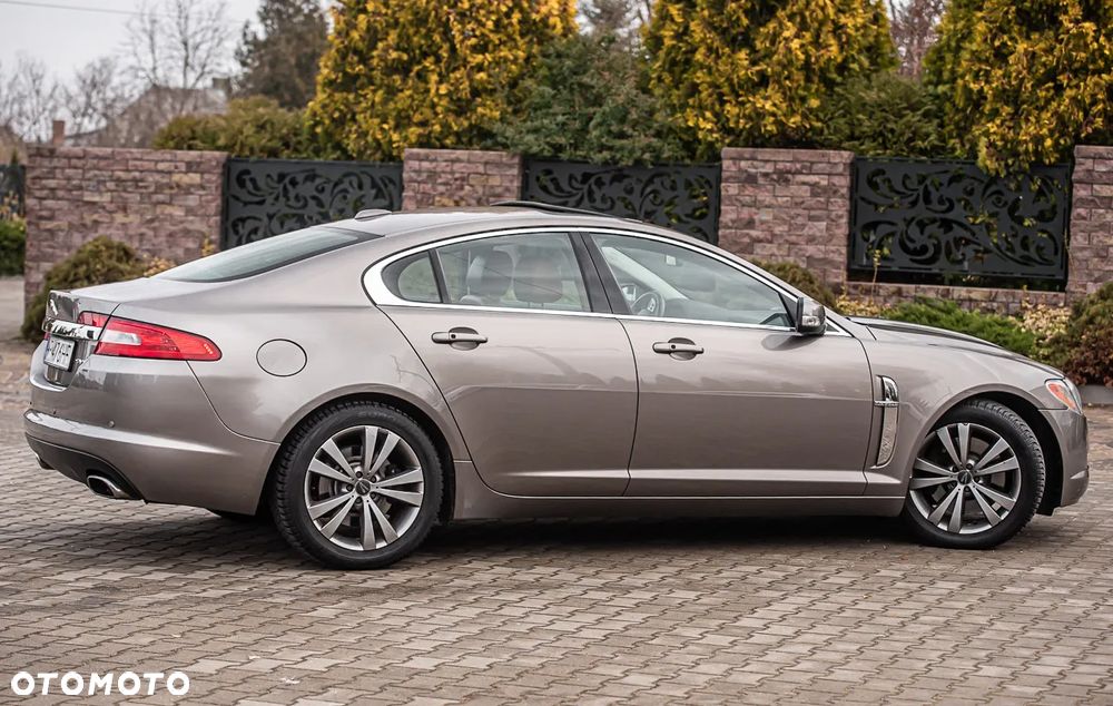 Jaguar XF 4.2 SV8 - 14