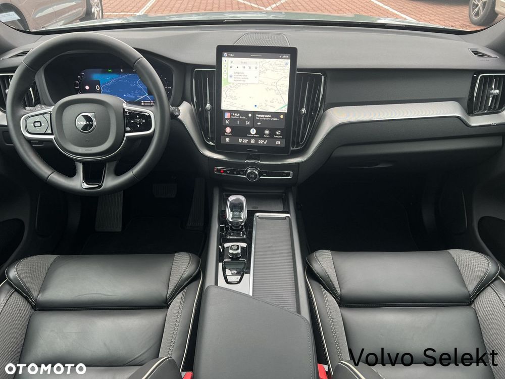 Volvo XC 60 T6 AWD Recharge Plus Black Edition - 10